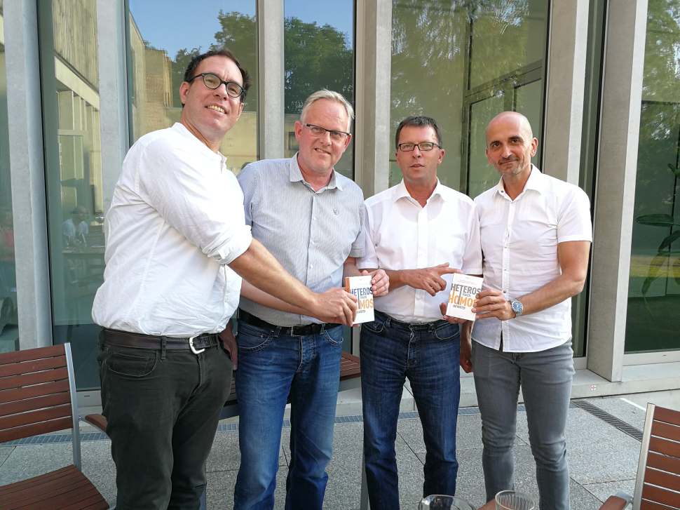 33869290_10214290372206505_969325512562311168_n